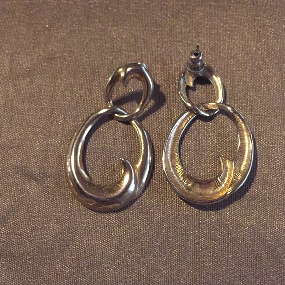 Vintage 80’s Gold Choker and Earrings - Picture 2 of 5